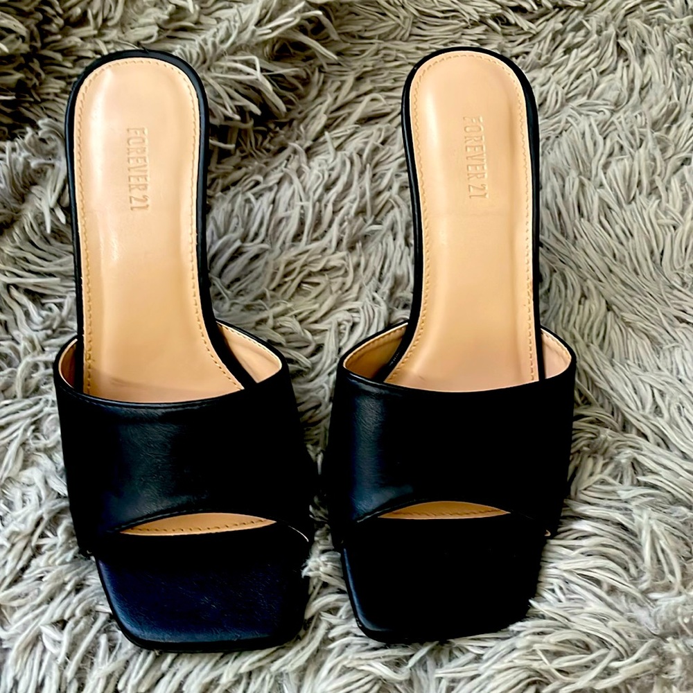 Size 6 black open toe heel